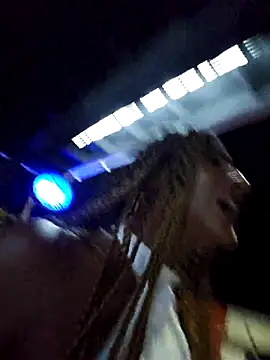 Trissa Benson online show from 31, 10, 2025