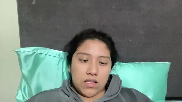 Snapshot of Kmiii21 chatting on 22, 10, 2025 Kmiii21 online show from 22, 10, 2025
