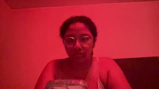 Snapshot of Kmiii21 chatting on 8, 5, 2026 Kmiii21 online show from 8, 5, 2026