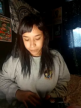 Isis Bathory online show from 23, 10, 2025