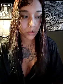 Isis Bathory online show from 7, 11, 2025