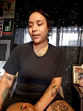 Isis Bathory online show from 26, 11, 2025