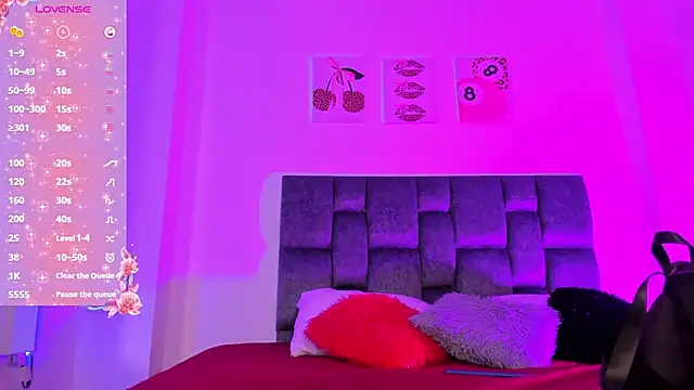 Snapshot of kittymonroe1 chatting on 2, 3, 2026 kittymonroe1 online show from 2, 3, 2026