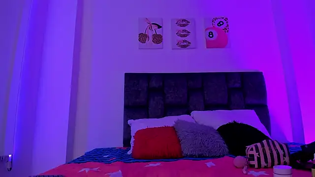 Snapshot of kittymonroe1 chatting on 28, 2, 2026 kittymonroe1 online show from 28, 2, 2026