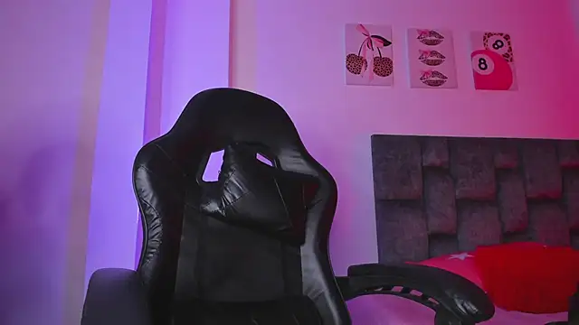 kittymonroe1 online show from 18, 5, 2026