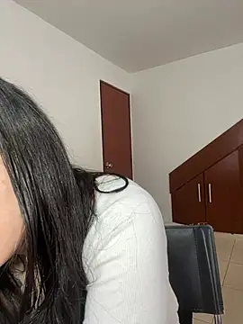 Selena Roa online show from 6, 2, 2026