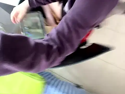 Selena Roa online show from 3, 2, 2026