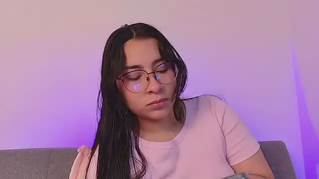miah storm online show from 28, 7, 2026