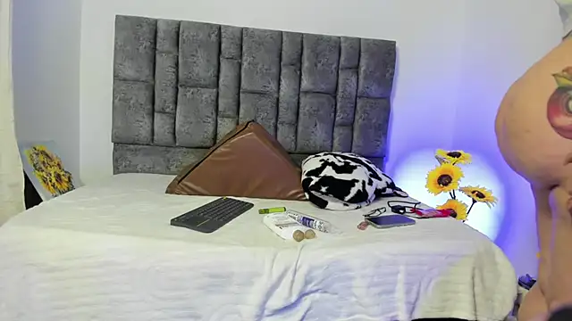 miah storm online show from 23, 10, 2025