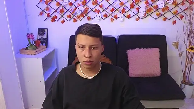 Snapshot of Martin_West chatting on 23, 10, 2025 Martin West online show from 23, 10, 2025