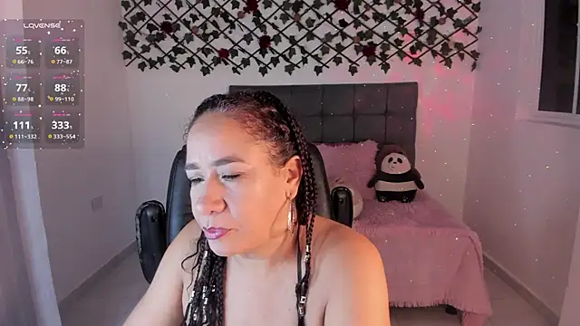 Karly Closson online show from 2, 12, 2025