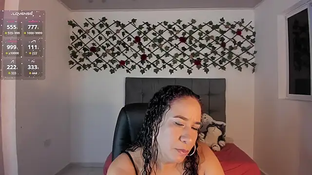 Karly Closson online show from 22, 11, 2025