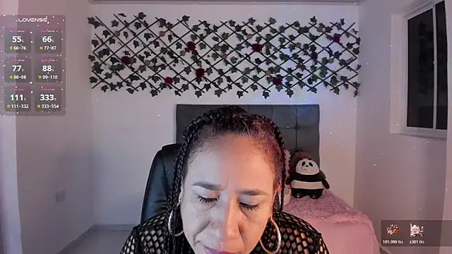 Karly Closson online show from 30, 11, 2025