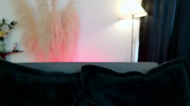 mia roux1 online show from 7, 2, 2026