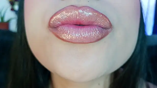 mia roux1 online show from 7, 3, 2026