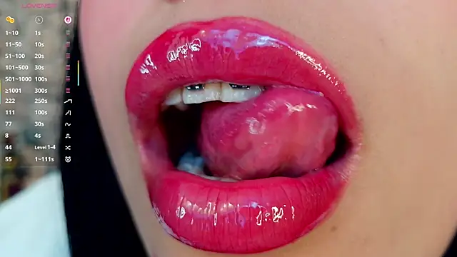 mia roux1 online show from 6, 11, 2025