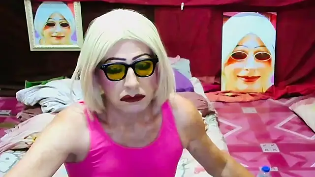 horni4luv online show from 8, 4, 2026