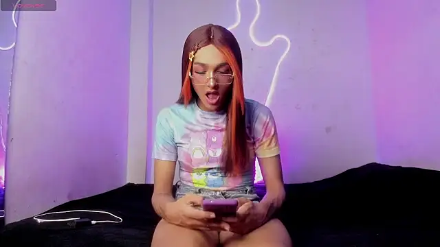 Mika  velvet online show from 10, 11, 2025