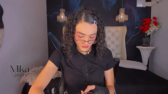 Mika  velvet online show from 16, 2, 2026