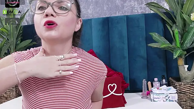 Roxie Anne online show from 31, 3, 2026