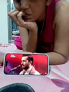 Snapshot of Bengoli_couple chatting on 28, 10, 2025 Bengoli couple online show from 28, 10, 2025