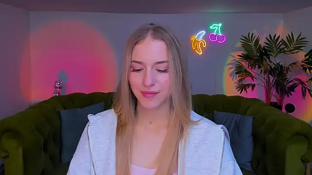 sassy cutie online show from 13, 11, 2025