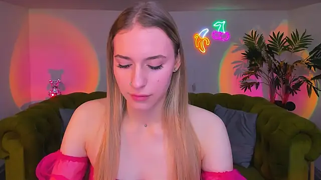 sassy cutie online show from 30, 11, 2025