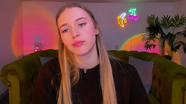 sassy cutie online show from 2, 12, 2025