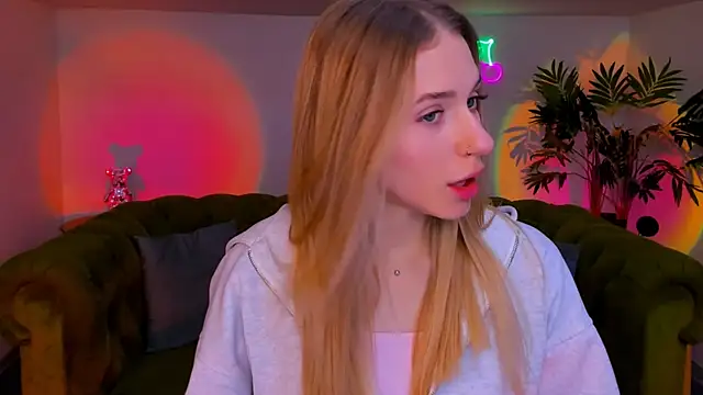 sassy cutie online show from 19, 11, 2025