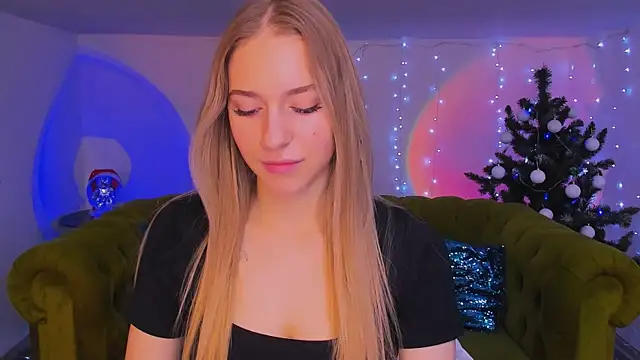 sassy cutie online show from 17, 12, 2025