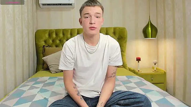 Snapshot of Derek_Banville chatting on 12, 11, 2025 Derek Banville online show from 12, 11, 2025