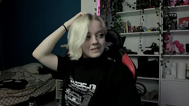 Holy Mistress S online show from 7, 11, 2025