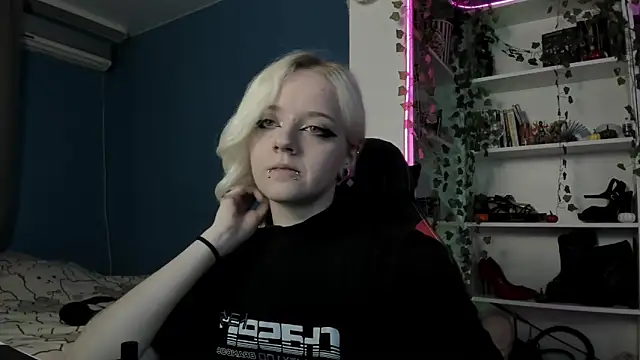 Holy Mistress S online show from 9, 11, 2025