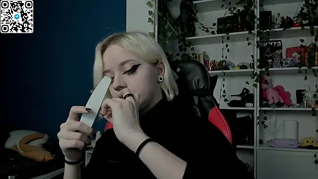 Holy Mistress S online show from 2, 12, 2025