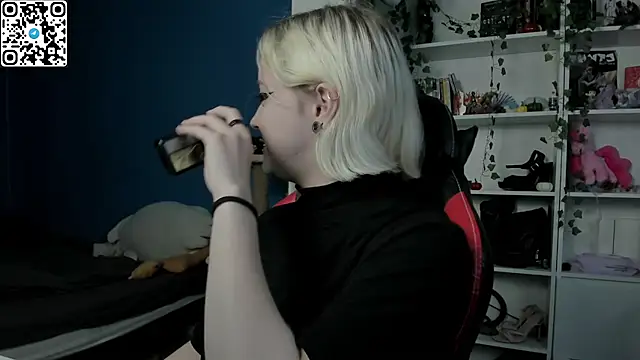 Holy Mistress S online show from 30, 11, 2025