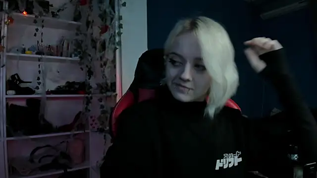 Holy Mistress S online show from 29, 10, 2025