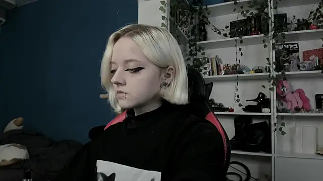 Holy Mistress S online show from 15, 11, 2025