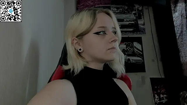 Snapshot of Holy_Mistress_S chatting on 9, 7, 2026 Holy Mistress S online show from 9, 7, 2026