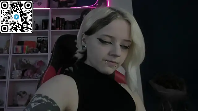 Snapshot of Holy_Mistress_S chatting on 10, 5, 2026 Holy Mistress S online show from 10, 5, 2026