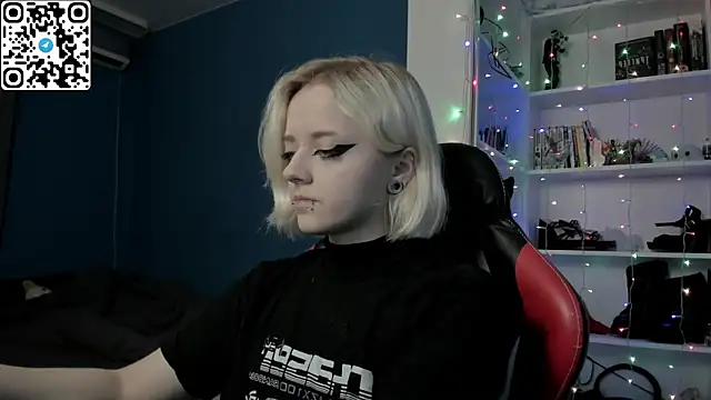 Holy Mistress S online show from 16, 12, 2025