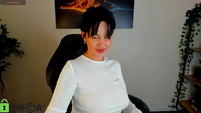 Sara Devills online show from 2, 4, 2026