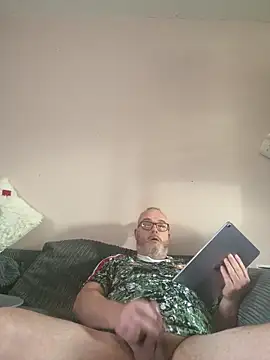 fortheloveofheels74 online show from 2, 4, 2026