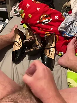 fortheloveofheels74 online show from 16, 1, 2026