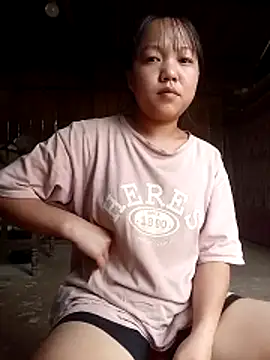 Quynhsumon online show from 16, 4, 2026