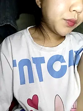 Quynhsumon online show from 25, 2, 2026