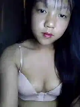 Quynhsumon online show from 11, 11, 2025