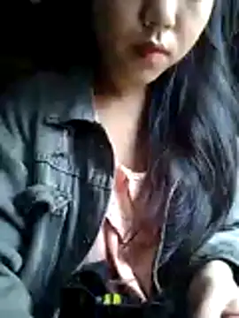 Quynhsumon online show from 1, 11, 2025