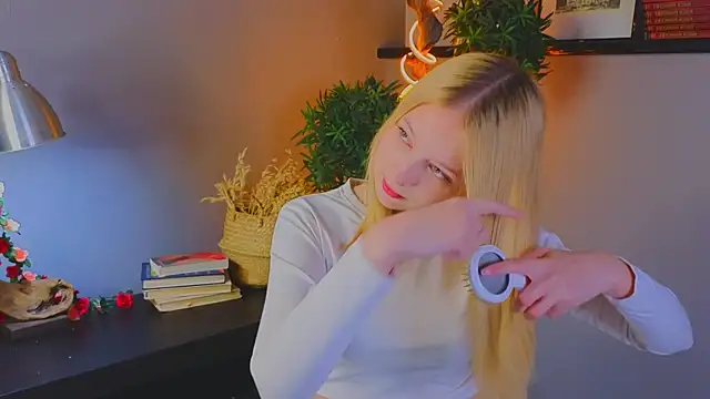 YungLyssy online show from 10, 11, 2025