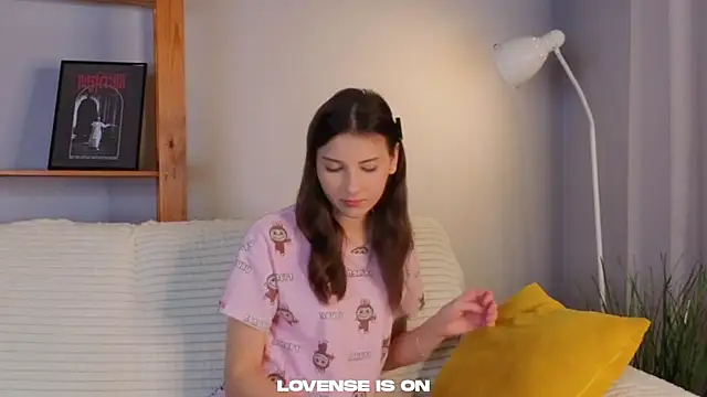 KateCahee online show from 5, 12, 2025