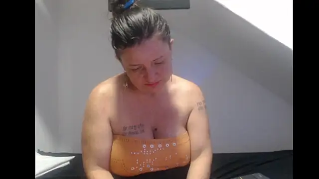 Snapshot of Debora_Cienfuegos25 chatting on 8, 2, 2026 Debora Cienfuegos25 online show from 8, 2, 2026